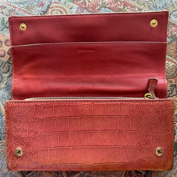 Miu Miu Authentic Crocodile Embossed Leather Wallet Carmel with Rust Interior - Picture 5 of 11